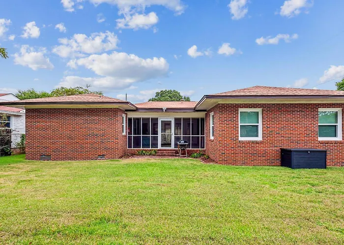 1585 E Blount St *