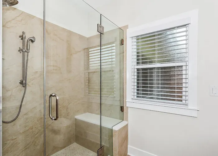 Holiday home 1585 E Blount St *