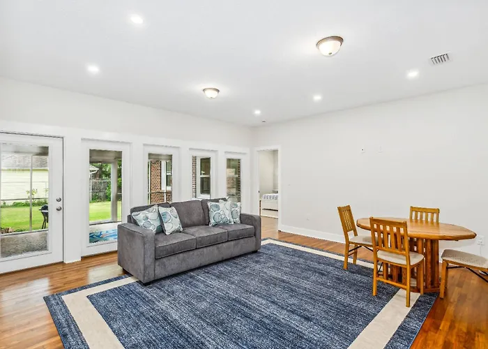 1585 E Blount St Pensacola