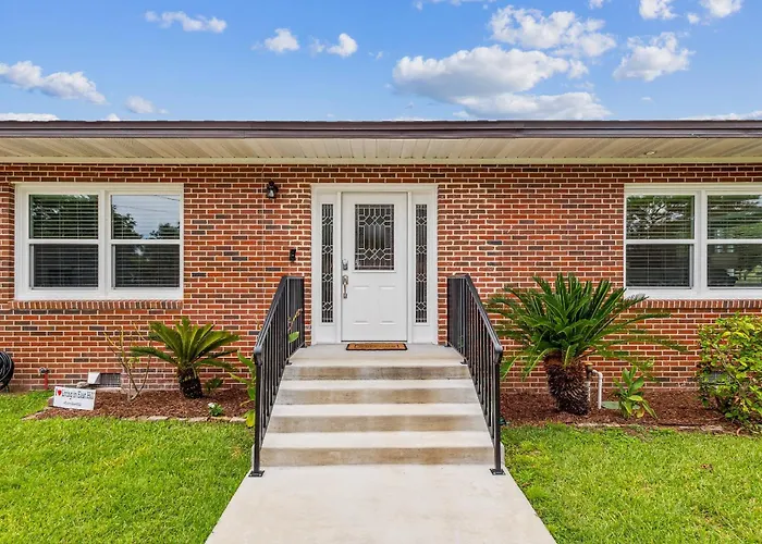 1585 E Blount St * Pensacola