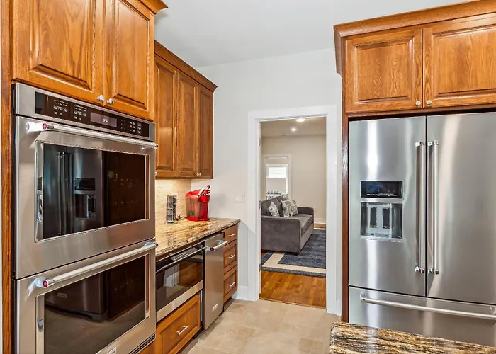 Holiday home 1585 E Blount St *