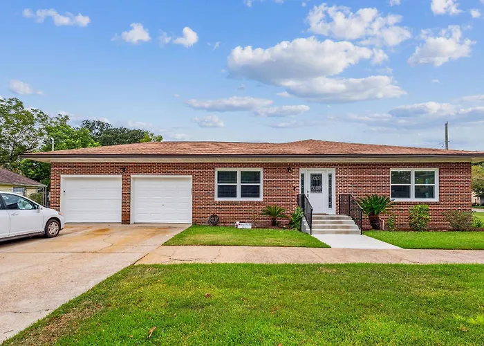 1585 E Blount St Holiday home *