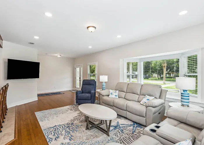 Holiday home 1585 E Blount St *